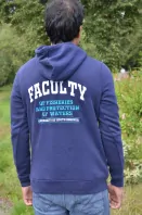 Mikina s kapucí s výšivkou vel. L